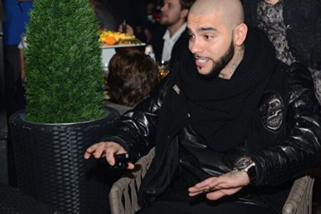 Без волосьев на голове напоминает Райкина: в РФ посмеялись над госпитализацией Тимати