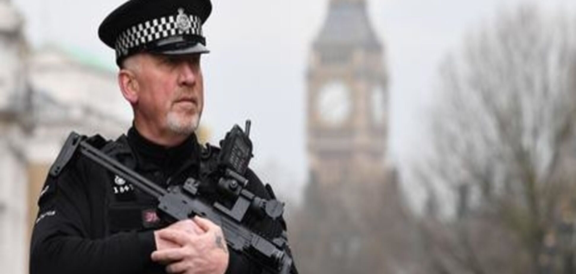 Лондон: біля парламенту заарештували озброєного підозрюваного у тероризмі