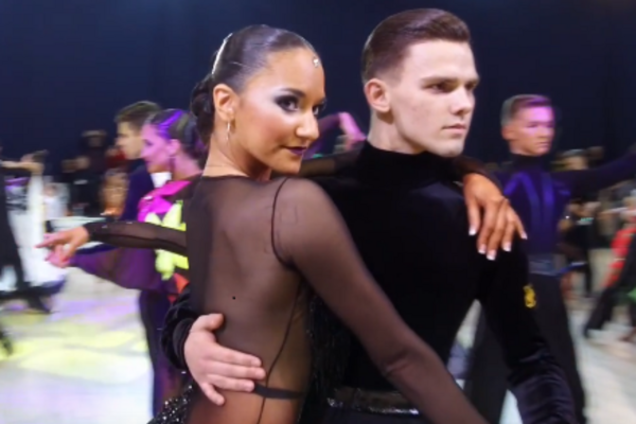 Ко Всемирному дню танца: в сети появилось видео с танцевальным 'Mannequin Challenge'