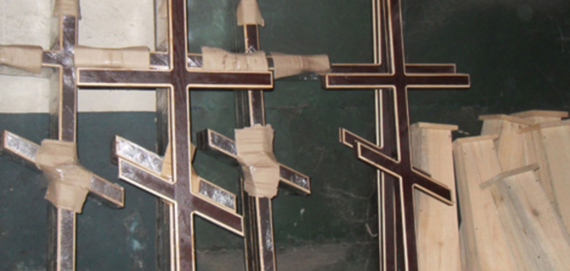деревянные кресты
