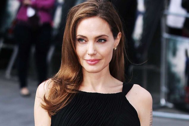 Анджелина Джоли