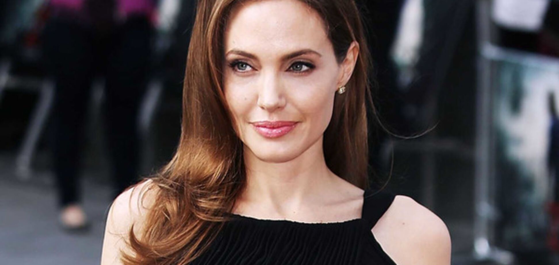 Анджелина Джоли