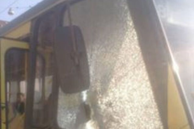 Розбита львівська маршрутка