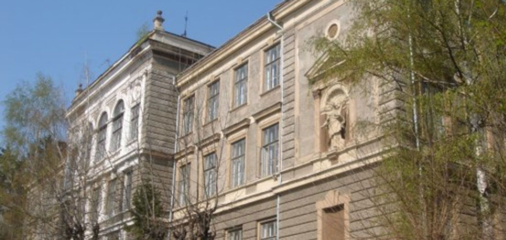 Черновицкая гимназия №4