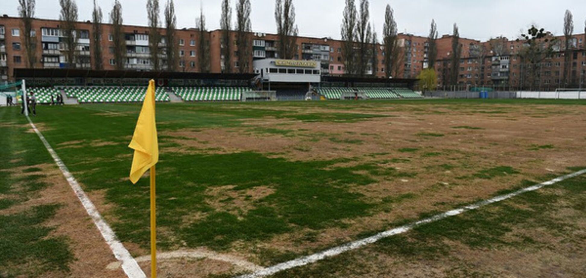 Поле стадиона Локомотив