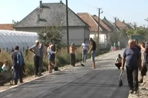 ремонт доріг у Великій Доброні