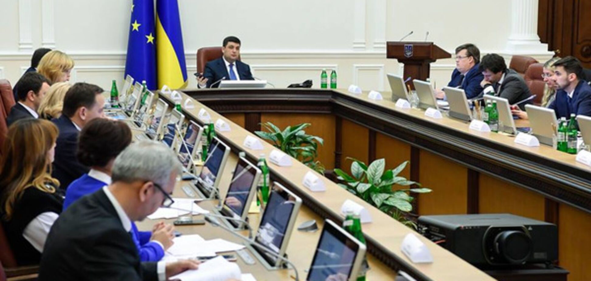 Владимир Гройсман, Кабмин