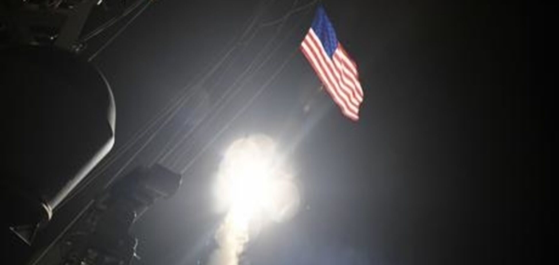 За наказом Трампа США нанесли ракетний удар по авіабазі в Сирії