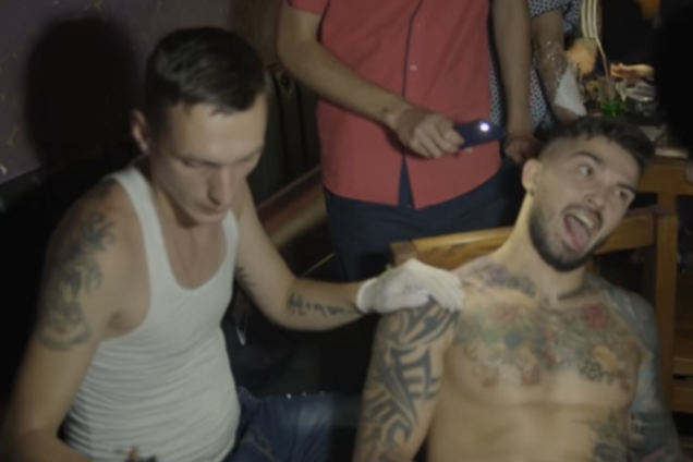 Танцуют лезгинку: появилось видео, как террористы 'ДНР' отжигают в ночных клубах