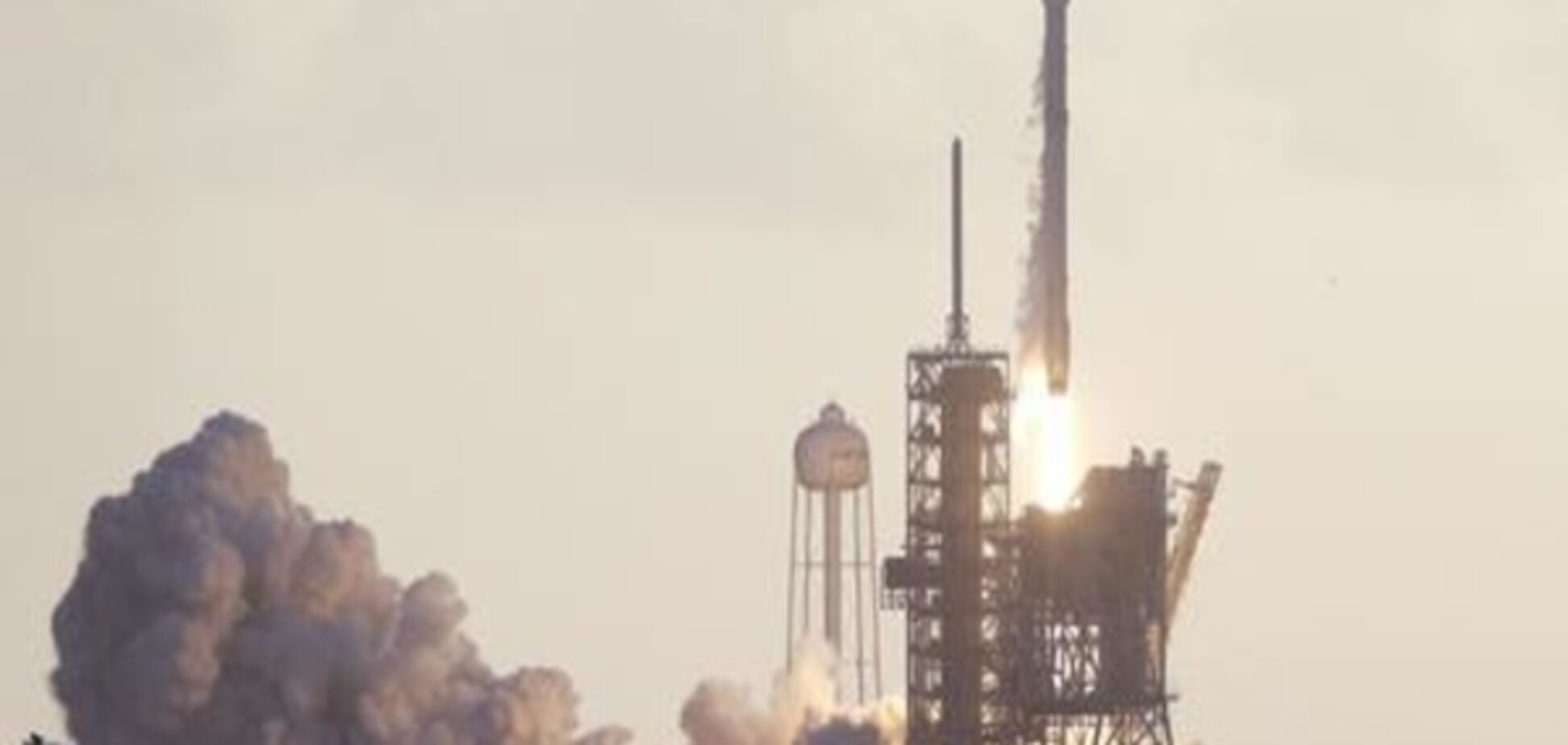 SpaceX вперше запустила розвідувальний військовий супутник