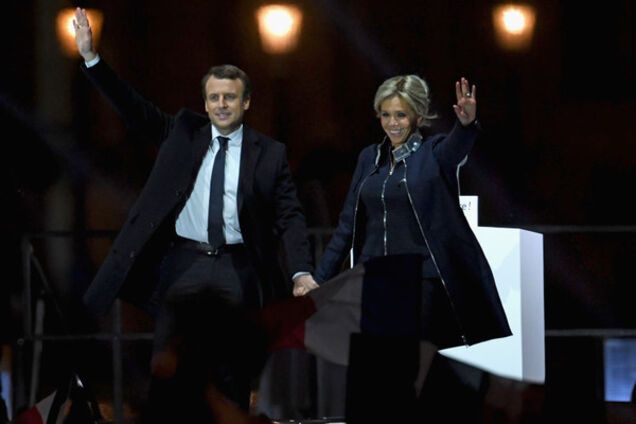 макрон с женой