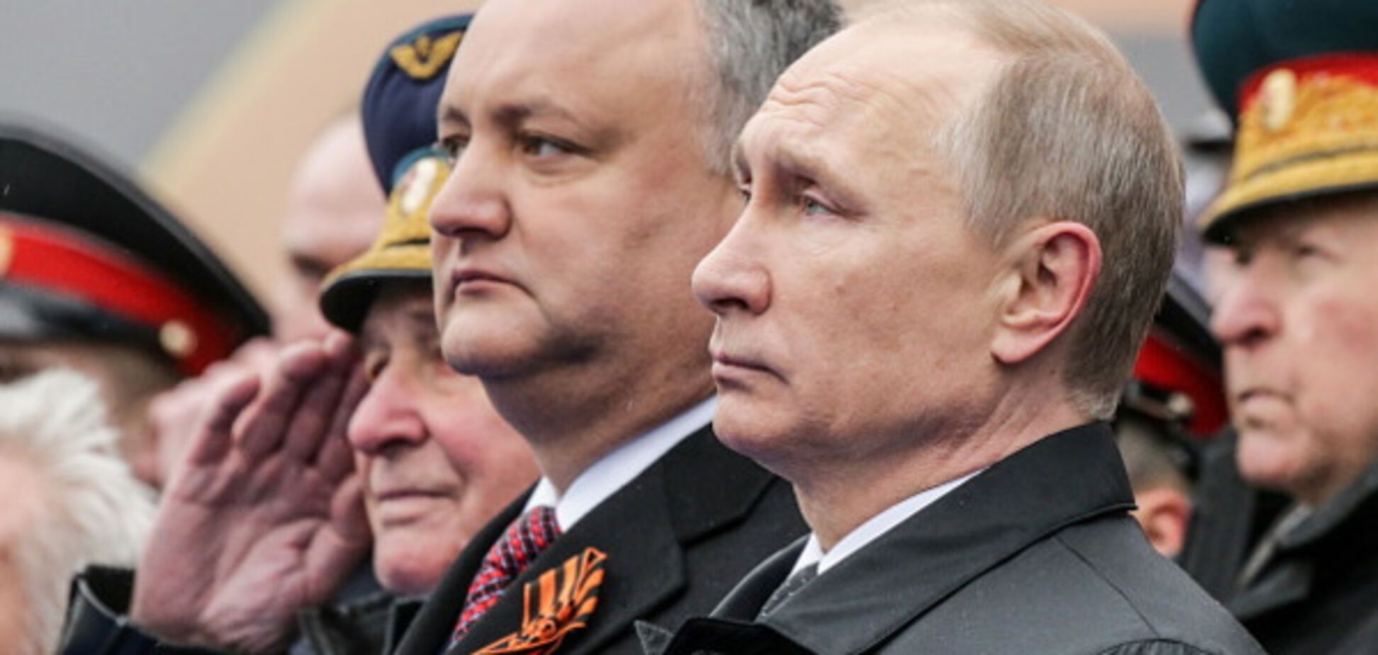 Путин и Додон на параде