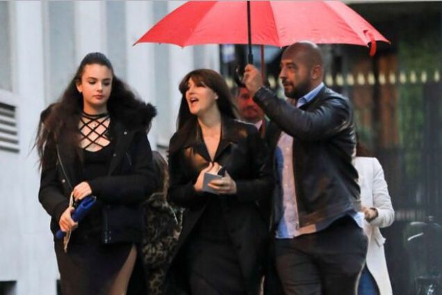 На кого похожи? В сети появились фото подросших дочерей Моники Беллуччи и Касселя