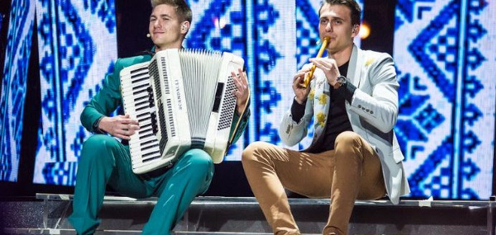 Ведущие зажгли на открытии второго полуфинала 'Евровидения-2017'