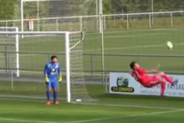 Автогол через себя