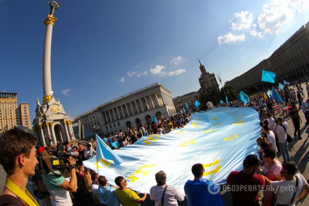 Crimean Tatars celebrate national Flag Day