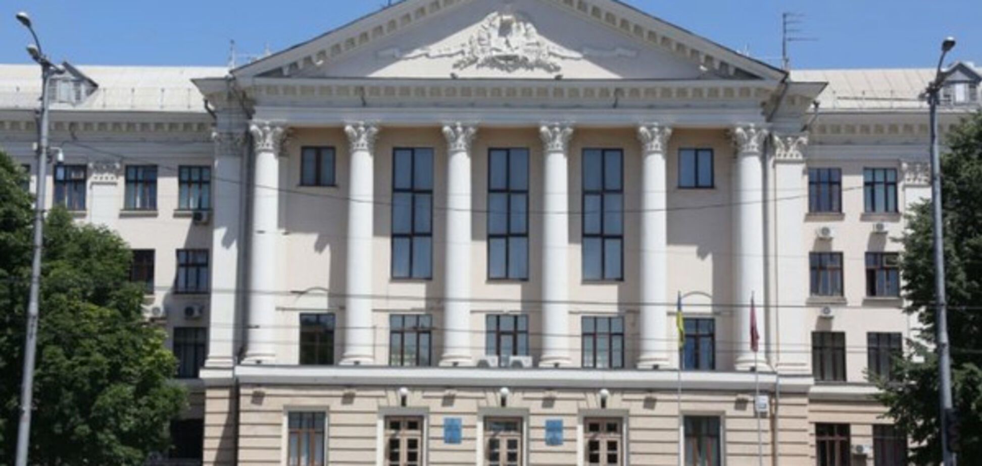 Как живется запорожским депутатам