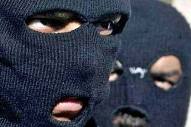 Разбойное нападение в Киевской области: бандиты избили женщину