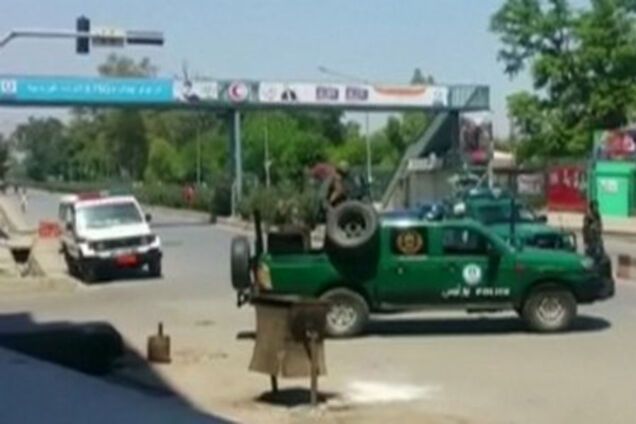 В Афганистане боевики напали на телекомпанию, есть раненые: появились фото