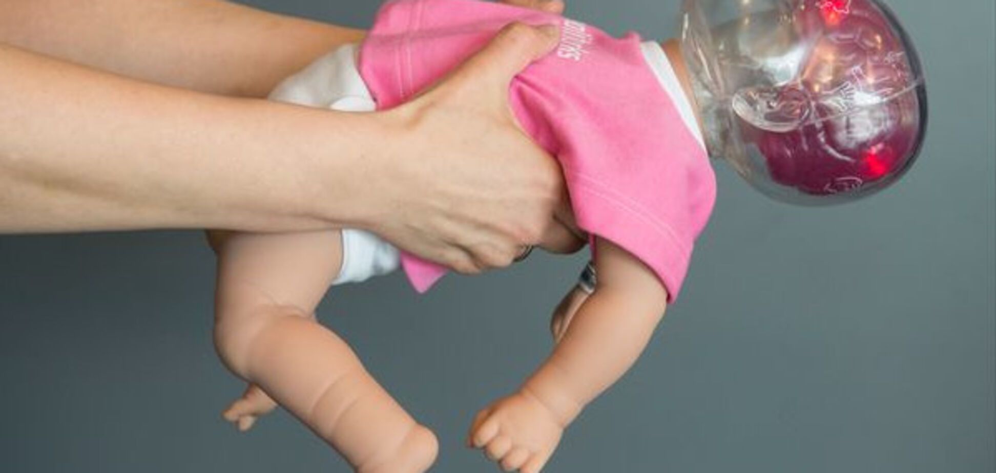 Незворотні пошкодження: вчені про те, що відбувається із мозком дитини під час струшування