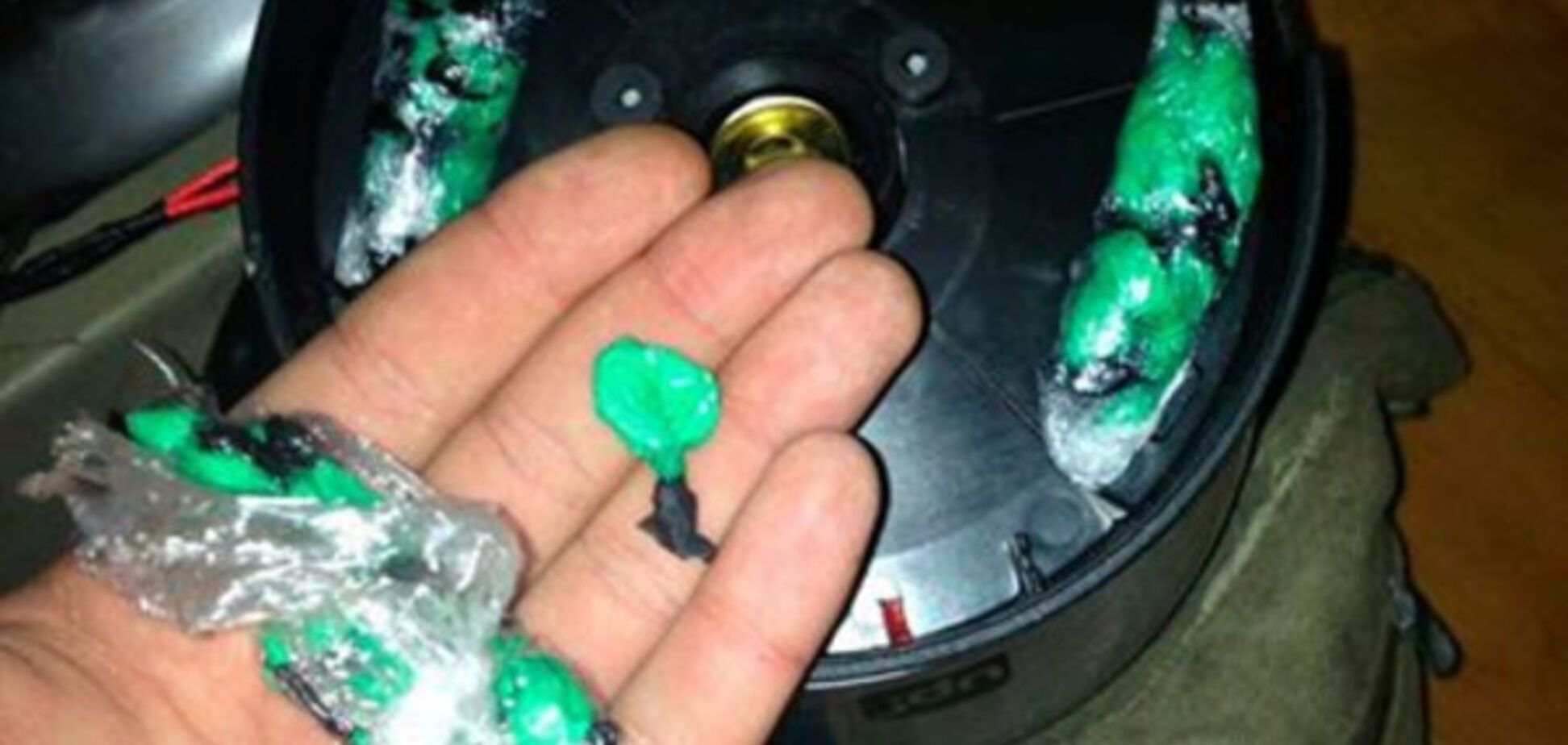 В Запорожье торговец наркотиками пытался сделать из таксиста наркокурьера (ФОТО)