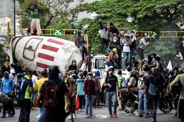 Даешь майдан! Новые события революции в Венесуэле поразили соцсети