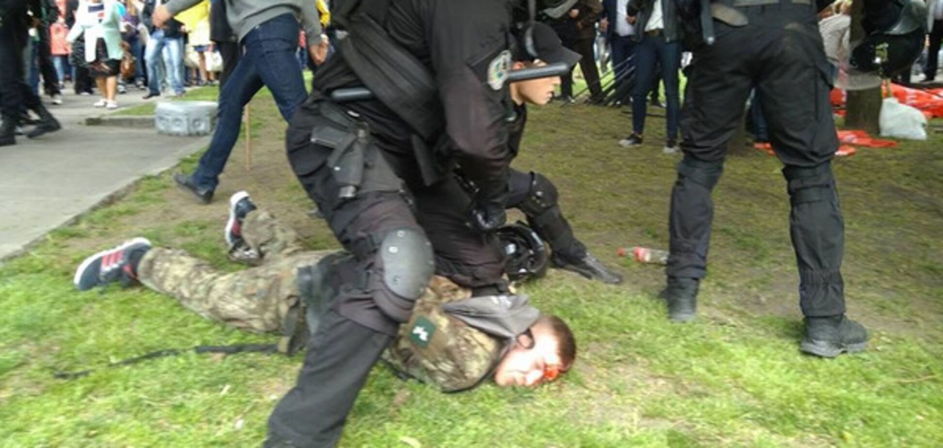 Луценко назвал организаторов бойни в Днепре на День Победы