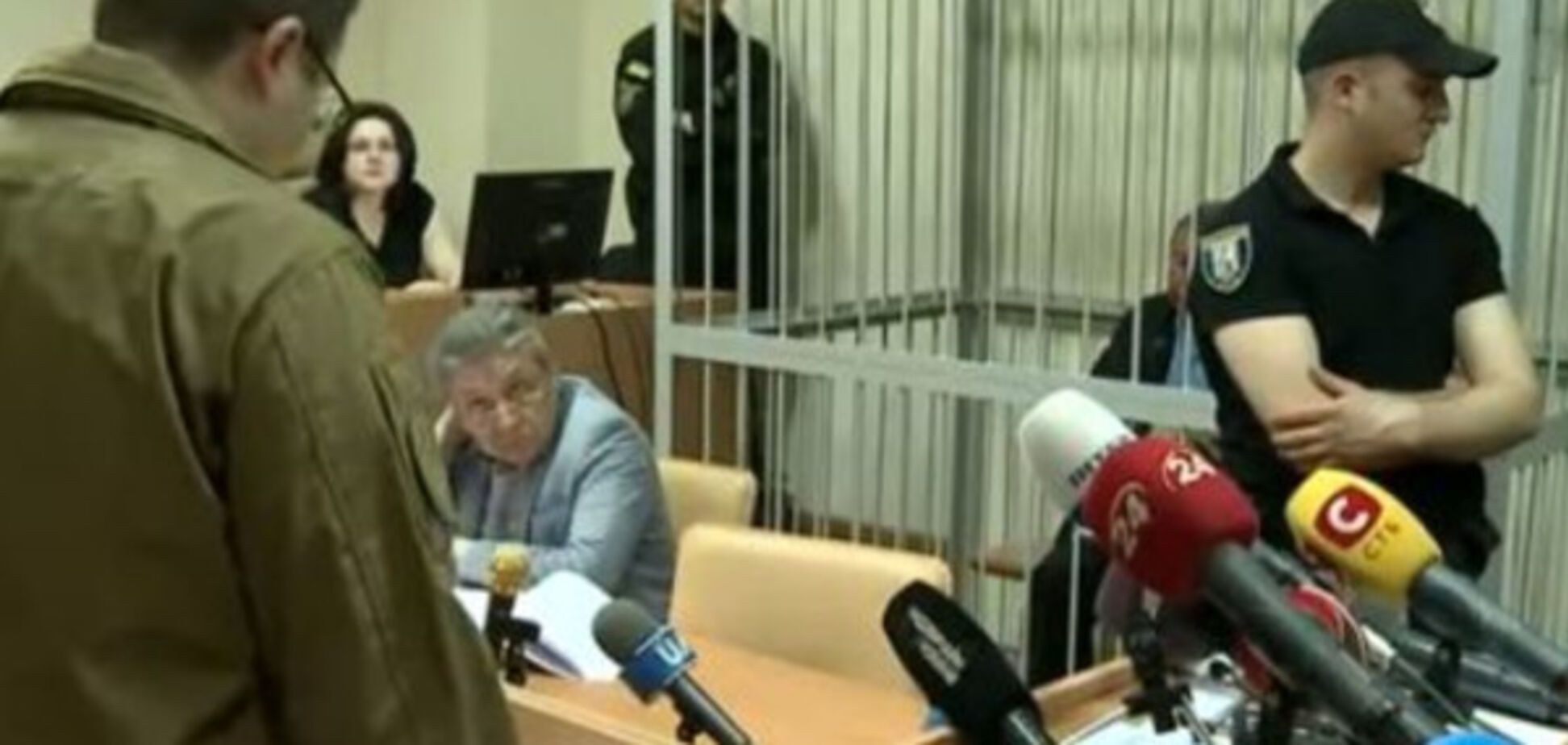 Мережу шокувало рішення суду відпустити спільників Януковича