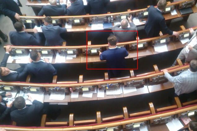 Антон Яценко кнопкодавит