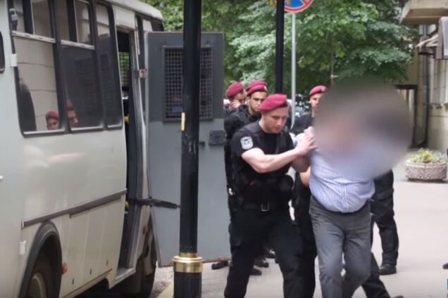 затримання податківців, Україна