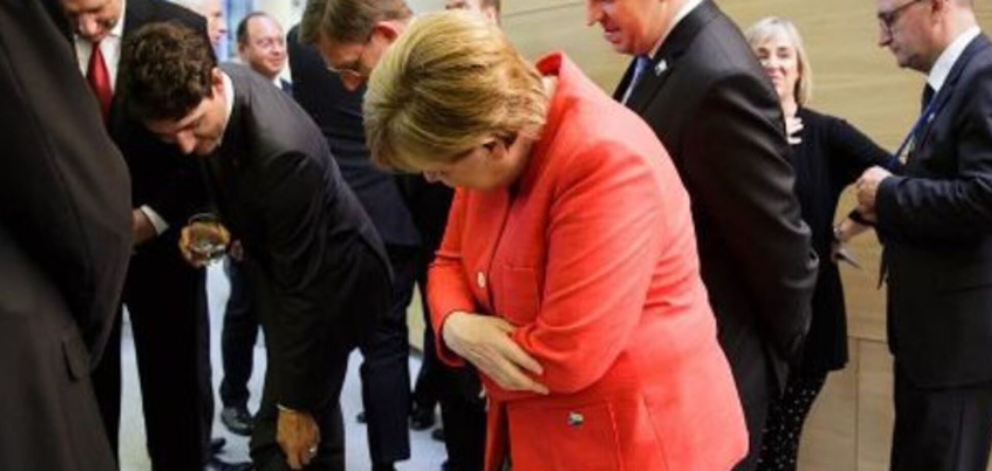 Модник Трюдо умилил Меркель натовскими носками: опубликовано фото