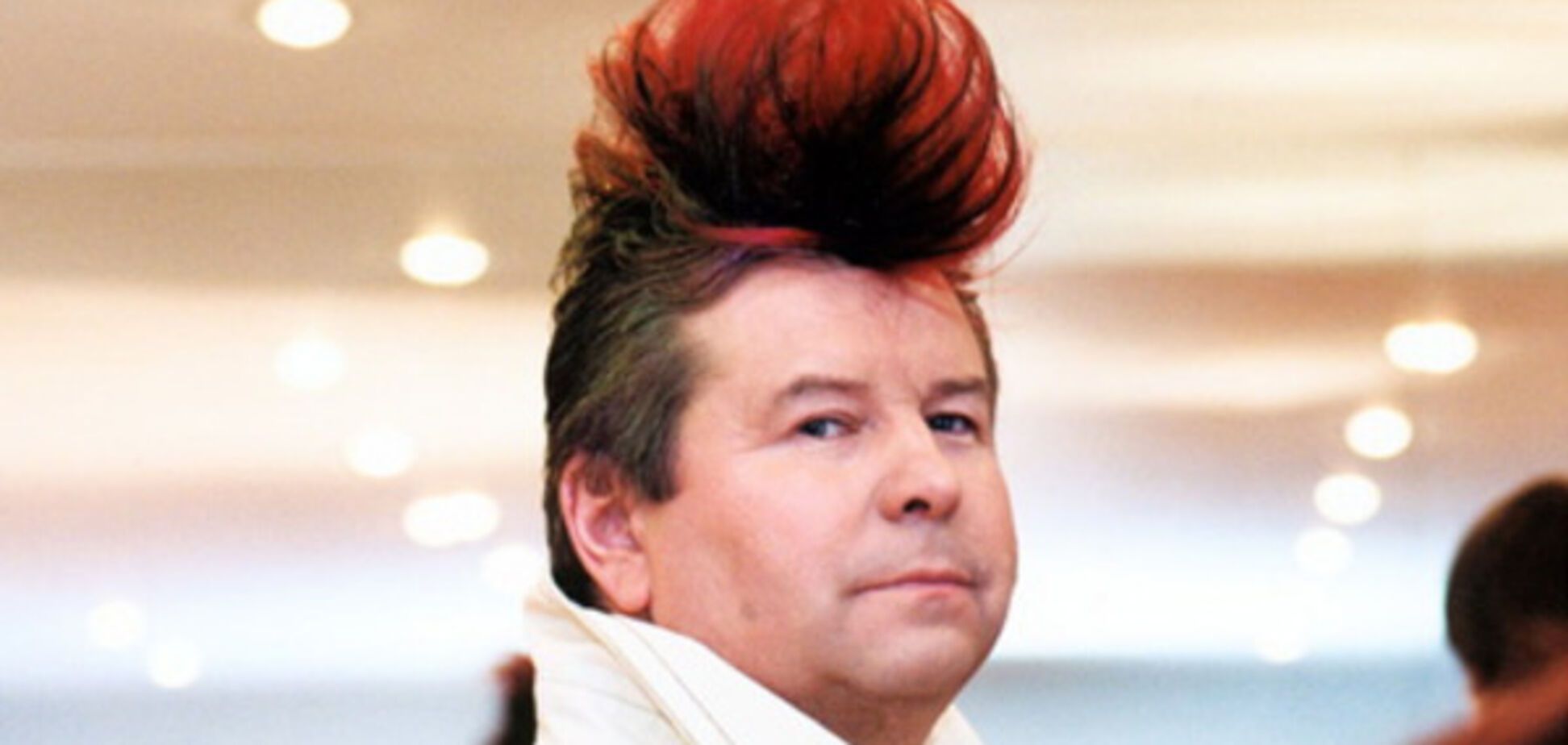 Престарелый молодун и роднюля: в сети высмеяли Поплавского и 'лучшую выпускницу'