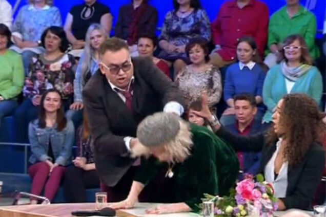 Известные российские артисты учинили драку в прямом эфире