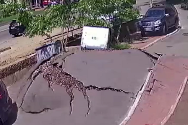 Прорыв трубы в Киеве