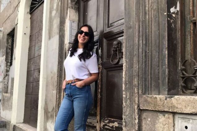 Джамала 'выгуляла' несколько модных джинсовых образов в Италии