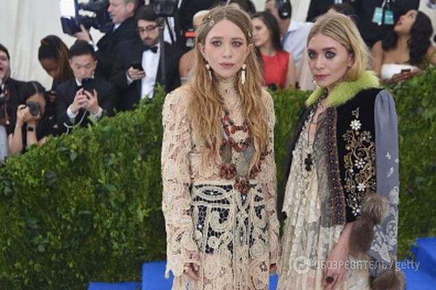 Как восковые куклы: близняшки Олсен удивили поклонников ужасным видом