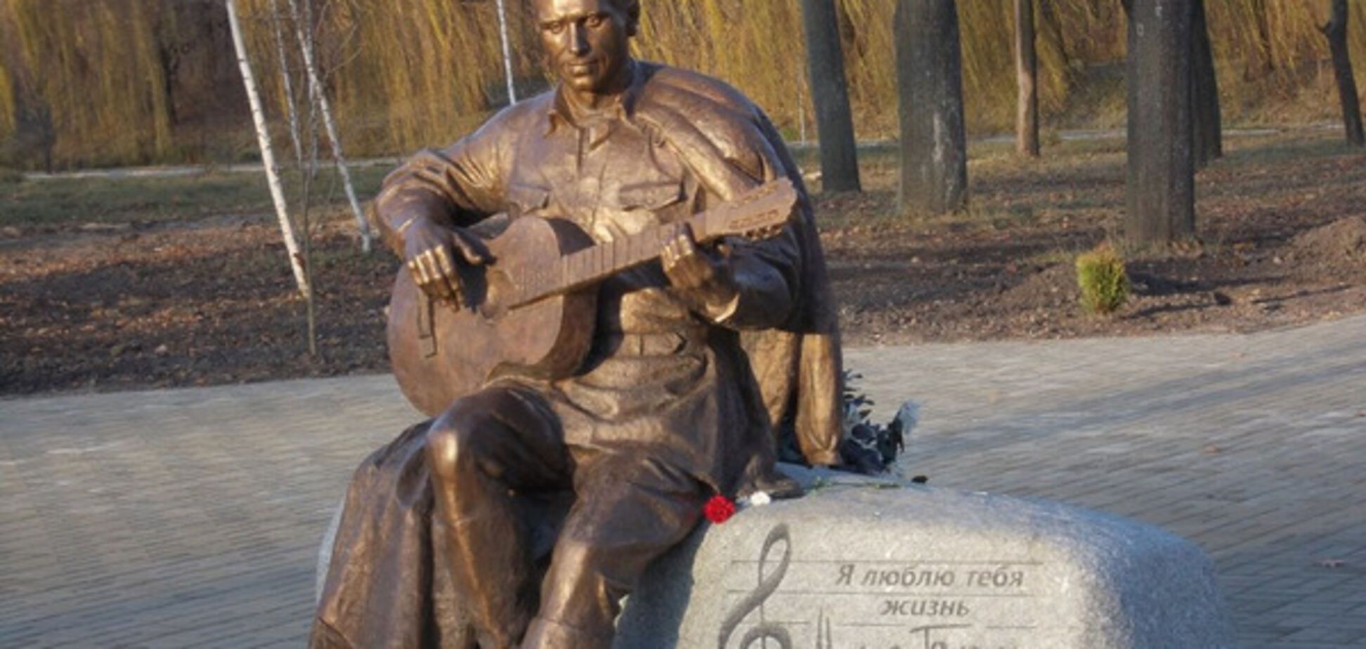 Памятник Марку Бернесу