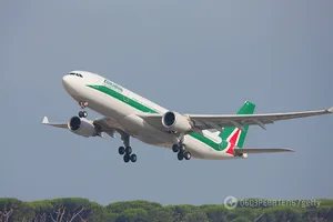 Самолет Alitalia