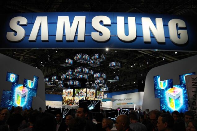 Разработчики Samsung похвастались первым в мире эластичным дисплеем