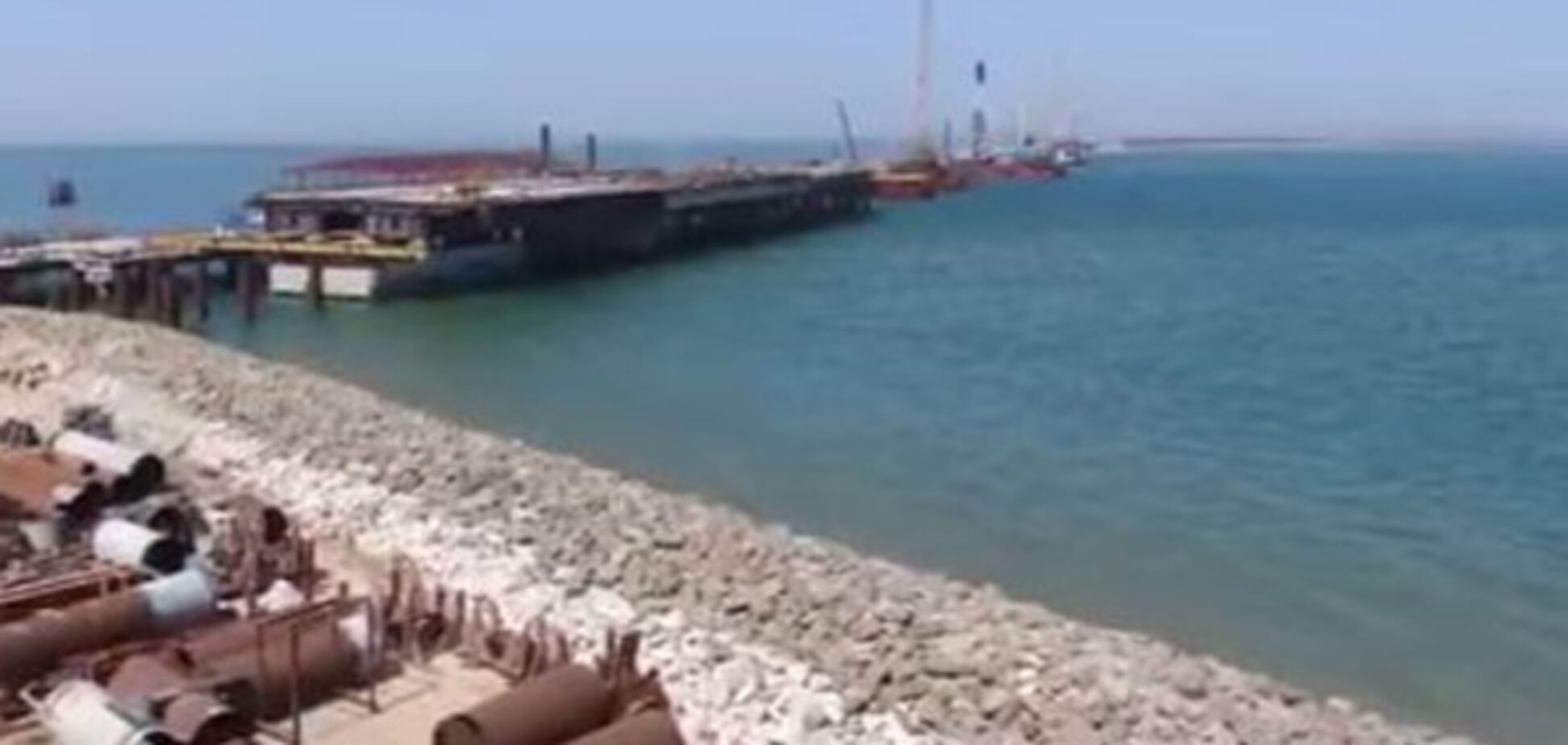 Дорога в ад: соцсети потешаются над конкурсом лучшей песни про Крымский мост