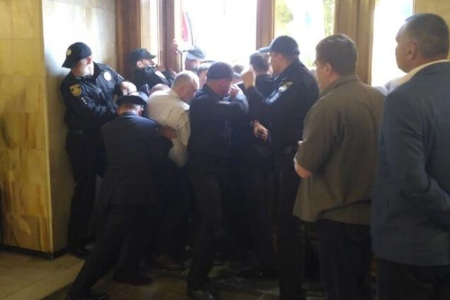 Турм Львівської облради