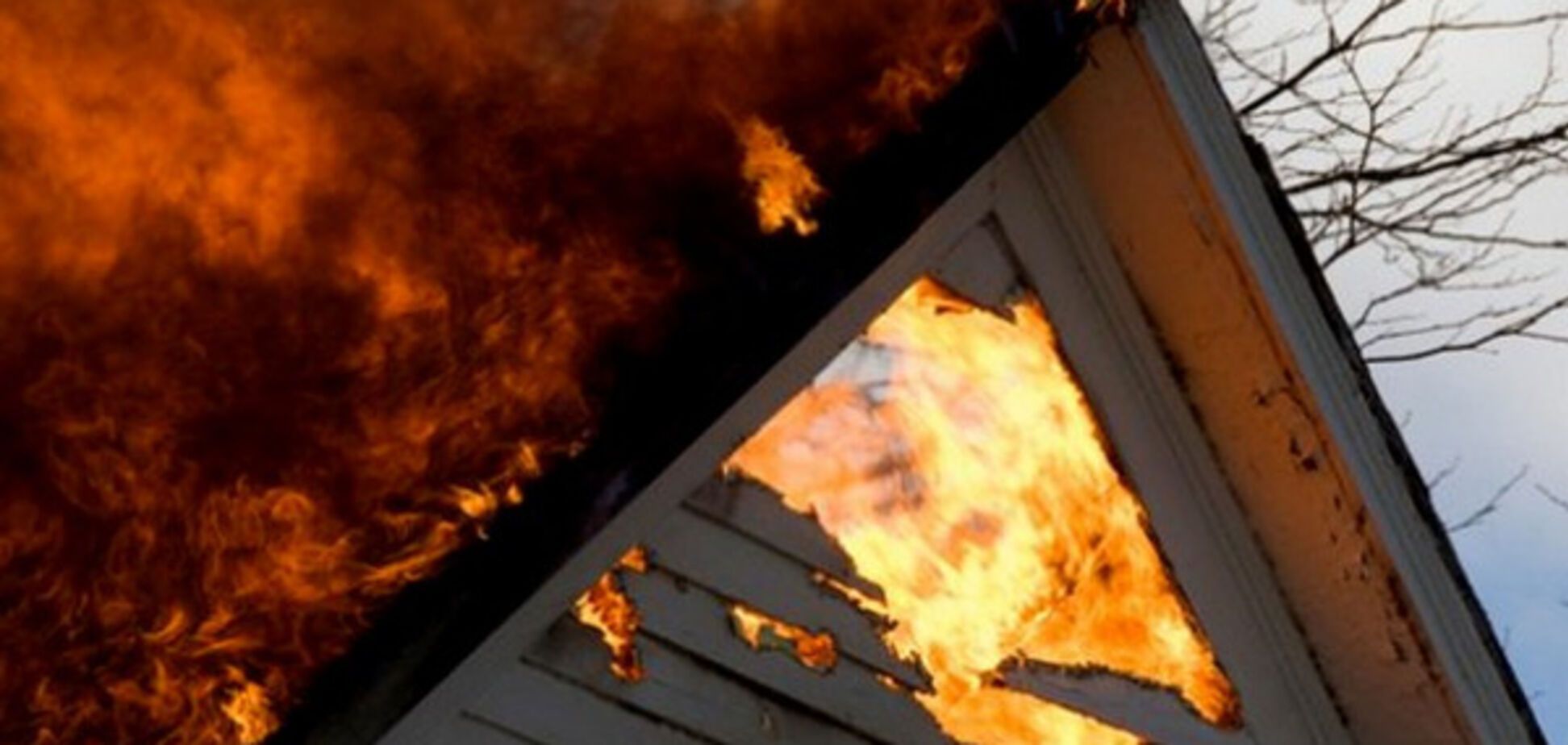 В Запорожской области на пожаре серьезно пострадал пенсионер