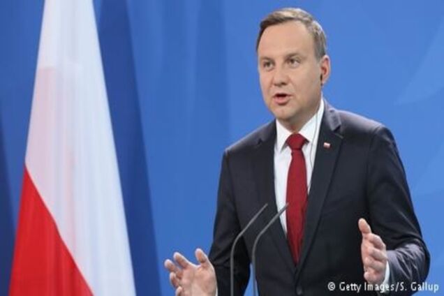 Польський президент вимагає змінити конституцію