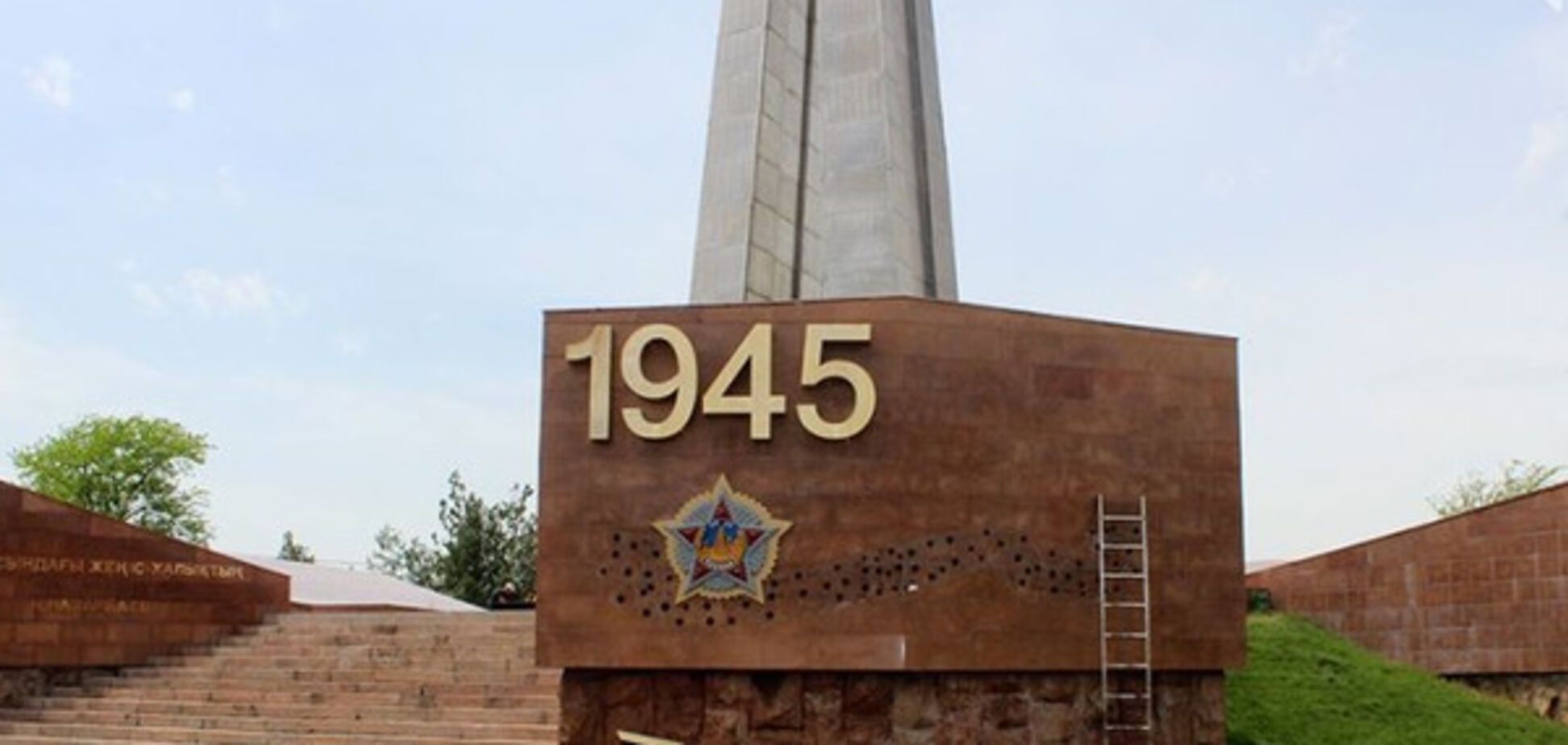 В Казахстане начали избавляться от \'георгиевских лент\'