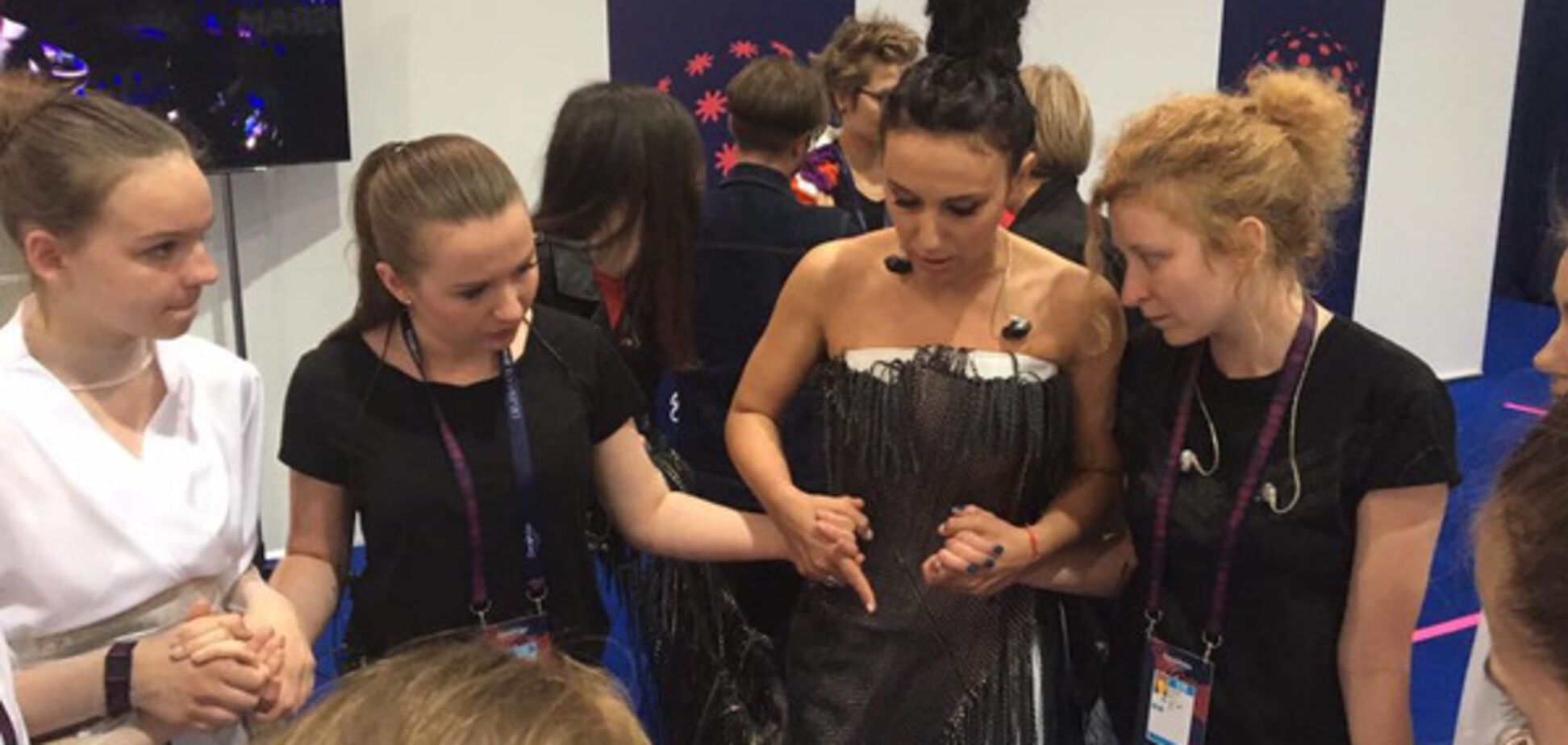 Джамала с ее командой