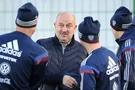 черчесов сборная россии