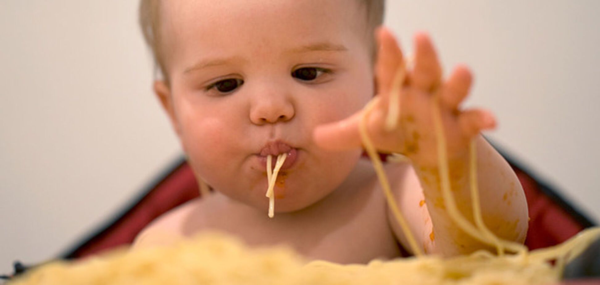 Комаровський назвав п'ять принципів безпечного харчування дитини