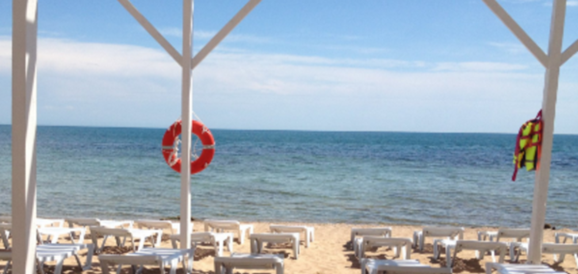 Пустой пляж Крым