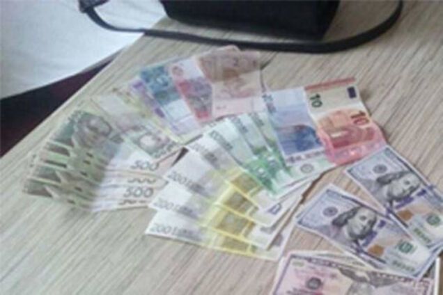 В Киеве поймали запорожанку, вербовавшую девушек в сферу элитных интим-услуг (ФОТО)