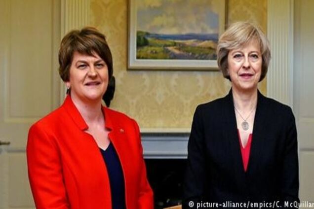 Переговори британських консерваторів з партнерами про підтримку в парламенті досі тривають